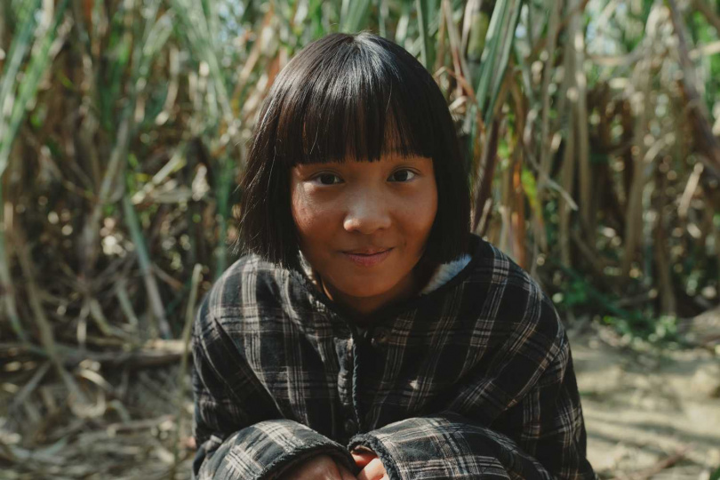 方郁婷以電影《大濛》二度角逐金馬獎最佳女主角,在片中飾演妹妹阿月,和曾敬驊飾演的哥哥育雲感情相當好。(圖/華文創提供)