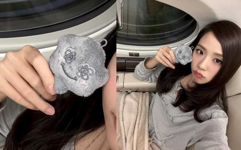 超萌小物SHUMON是JISOO出門必備時尚配件（圖／取自 jisoo IG）