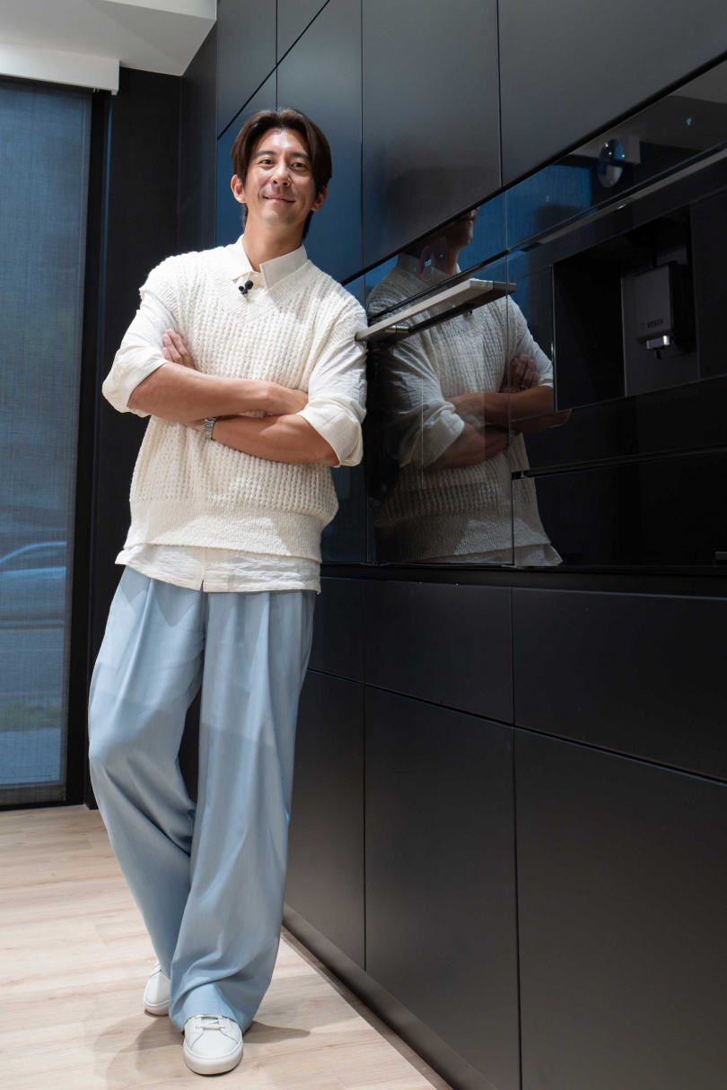 修杰楷日前受邀登上《Yahoo唐綺陽談星私廚》大秀廚藝。（圖／Yahoo唐綺陽談星私廚提供）