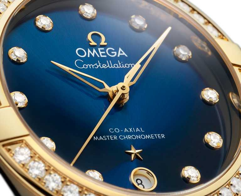 OMEGA「Constellation星座」系列同軸擒縱36毫米大師天文台腕錶，18K黃金錶殼，藍色錶盤╱446,000元。（圖╱OMEGA提供）