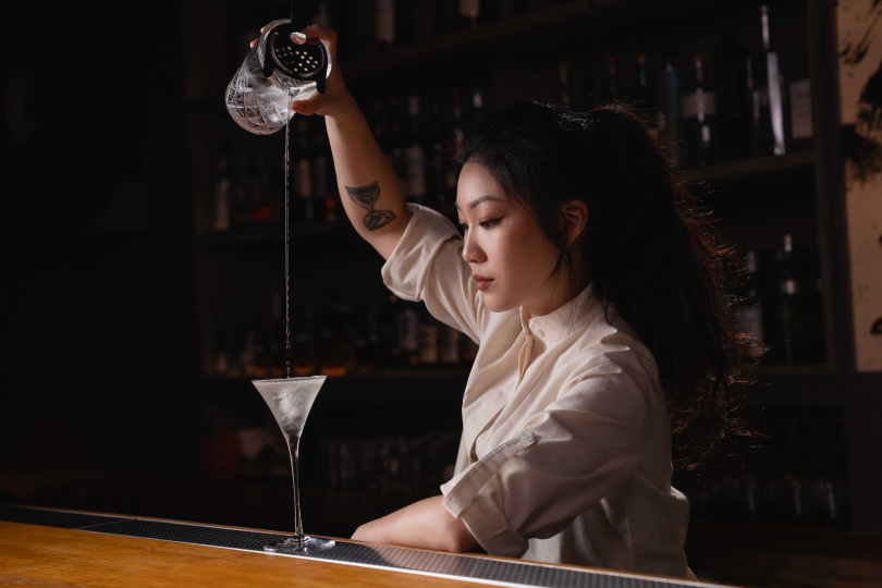 主幹線酒吧之一Bar Pine松主理人侯絮銨Ariel。(圖/信義幹線提供)