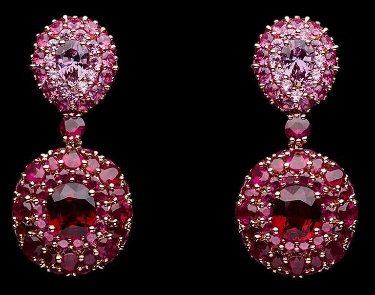 DIOR「Dior Rose」高級珠寶系列，紅寶石耳環，玫瑰金、鑽石、粉紅藍寶、紅寶石；主石：2.14克拉與2.02克拉橢圓形切割莫桑比克紅寶石╱19,500,000元。（圖╱DIOR提供）