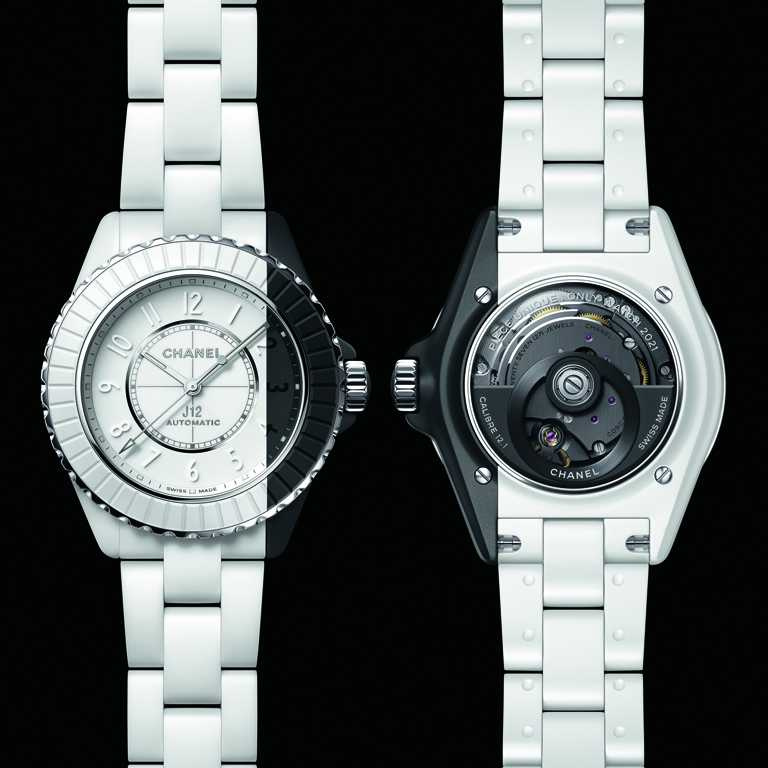 CHANEL「J12 Paradoxe」腕錶，Only Watch 2021特别版，霧面白與黑高抗磨陶瓷錶殼，38mm，Caliber 12.1自動上鍊機芯。（圖╱CHANEL提供）