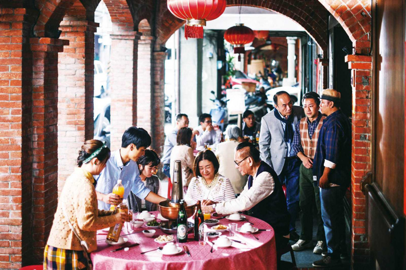 龍劭華演出逾百部戲劇作品,有多部都是以台北大稻埕為故事背景。(圖/華視提供)