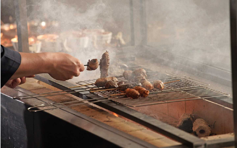 各種肉類燒烤、鐵板燒也是優先必吃。（圖／旭集和食集錦）