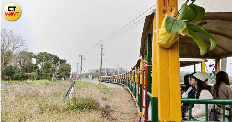 五分車車票全票100元、兒童票50元,若購買車票時加購蘭展門票還有優惠價。(圖/魏妤靜攝)