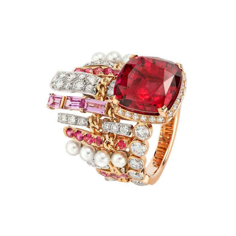 CHANEL「TWEED DE CHANEL」系列頂級珠寶，TWEED COUTURE戒指╱24,096,000元。（圖╱CHANEL提供）