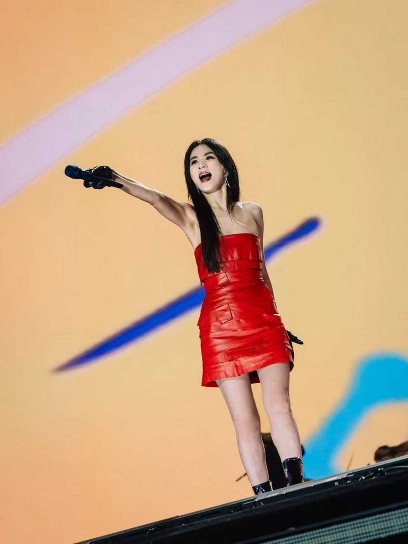 Ella邀請好姐妹Hebe、Selina助陣。（圖／勁樺娛樂提供）