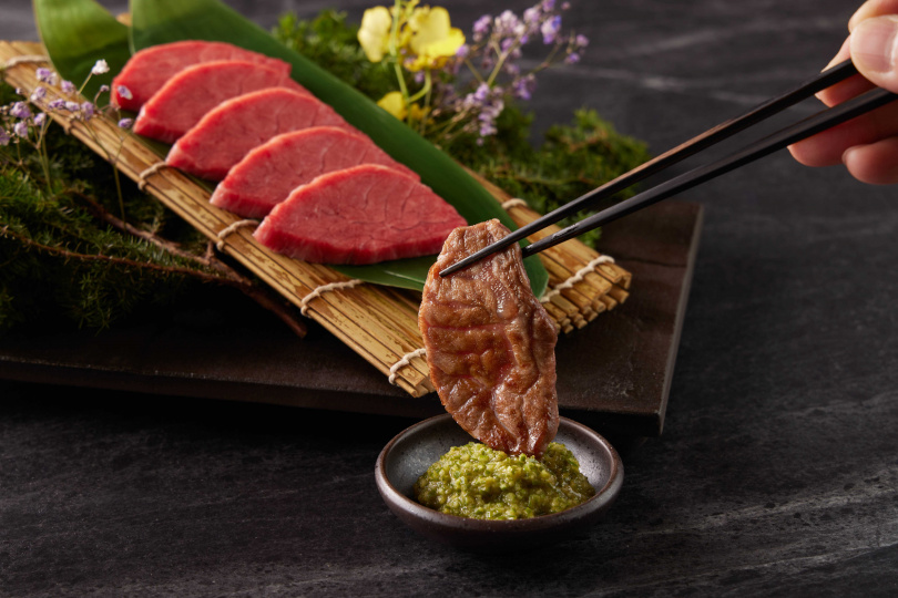 嚴選「天狗」與「千本筋」輪替供應，皆為一頭牛取量不足1公斤的稀少部位。（圖／品牌提供）