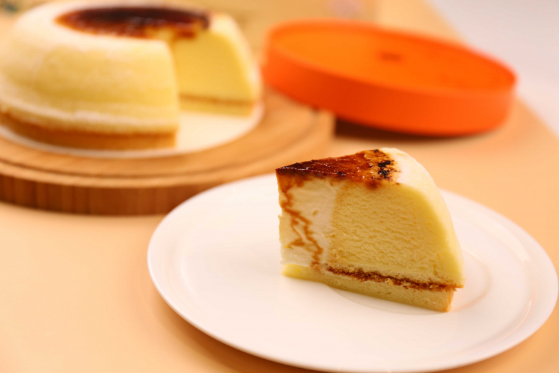 代理北海道四葉乳品等知名頂級食材的食品原料商「德麥食品」，推出在日本非常受歡迎的「新形態」乳酪蛋糕、擁有全新口感的「天空乳酪」。