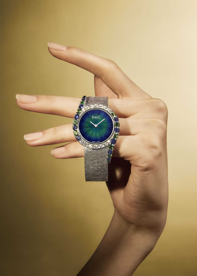 Limelight Gala 系列 18K 白金宮廷式雕刻飾紋彩色寶石鑽石珠寶腕錶／建議售價4,370,000元 （圖／品牌提供）