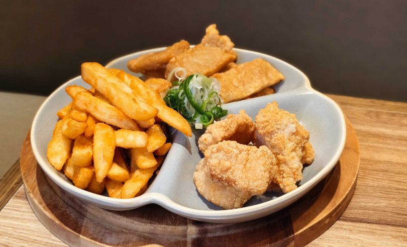 酥脆又能吃到多元風味的「北村炸物拼盤」預計成為大小朋友的必點菜色。(238元,圖/魏妤靜攝)