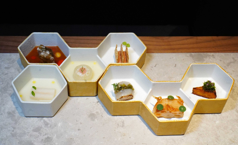 「七巧板」由甜味啟程，依序遞進鮮、辣、苦、酸、麻，最終以香收尾。（圖／魏妤靜攝）