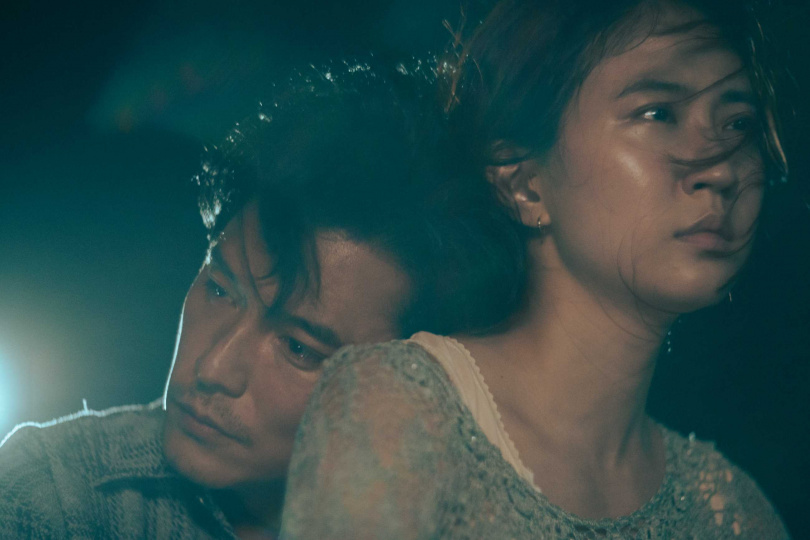 《女孩》9m88(右) 、邱澤飾演一對夫妻。(圖/甲上娛樂)