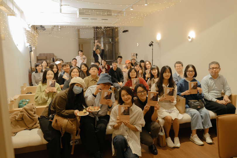 鍾瑶開心和粉絲相聚，並感謝大家的支持。（圖／星星相藝）