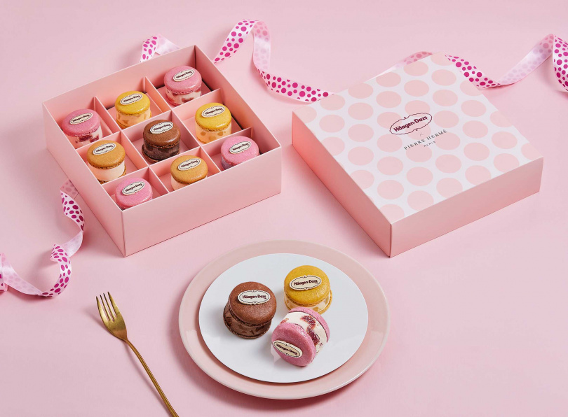 全新法式馬卡龍冰淇淋禮盒，為送情時刻創造極致浪漫的盛宴祝福。