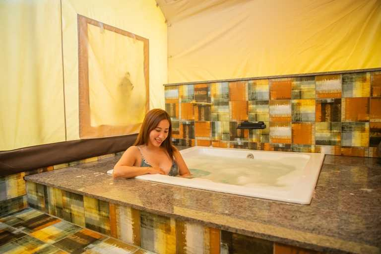 《清水那方》帳篷內不僅有獨立衛浴，更有大型浴缸讓您在旅遊同時可以得到身心靈放鬆。