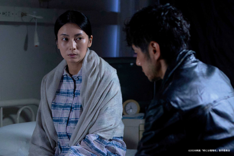柴崎幸(左)在《懺悔》中飾演西島秀俊的妻子由紀。(圖/甲上娛樂提供)