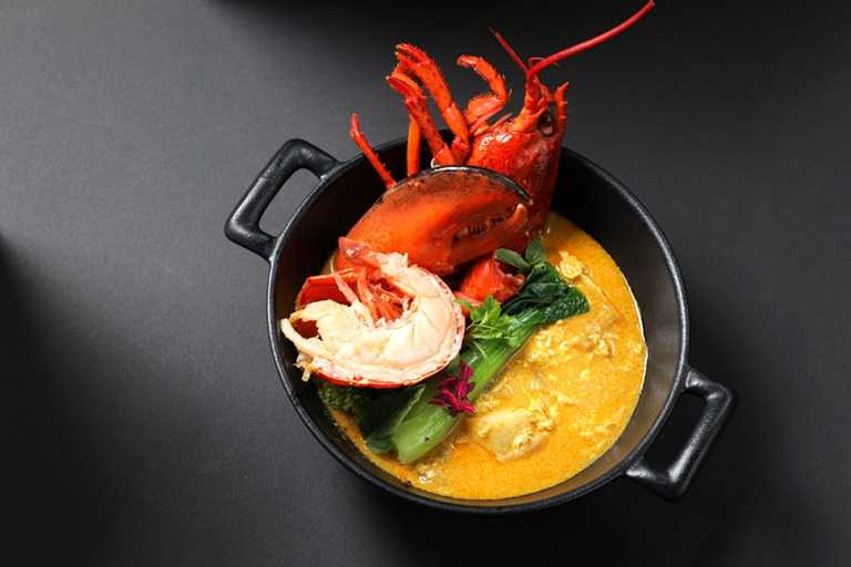 「泰式黃金咖哩龍蝦飯」十分下飯。