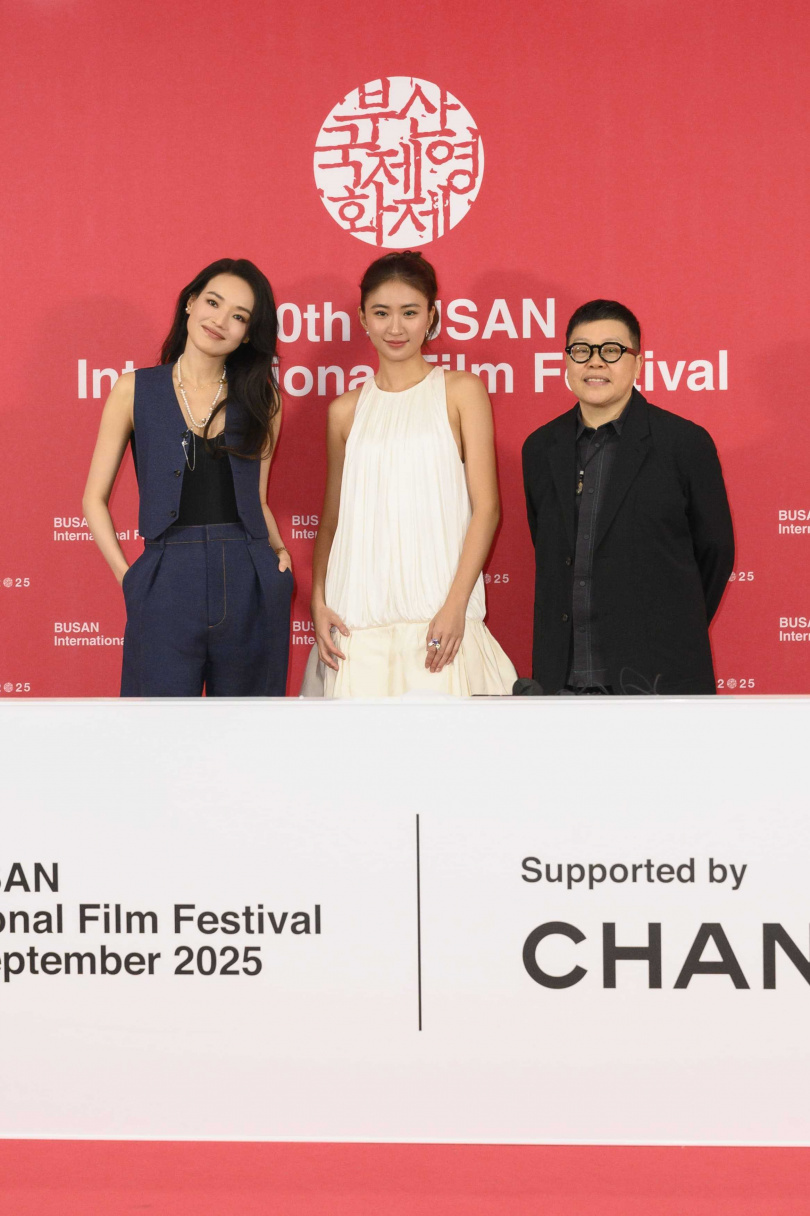 《女孩》導演舒淇（左起）、9m88、監製葉如芬出席釜山影展記者會。（圖／甲上娛樂提供）