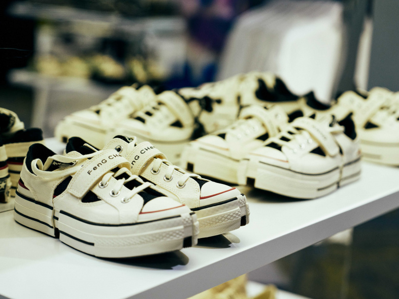 Converse x FENG CHEN WANG 2-in-1 CHUCK 70聯名系列鞋，4,580元。