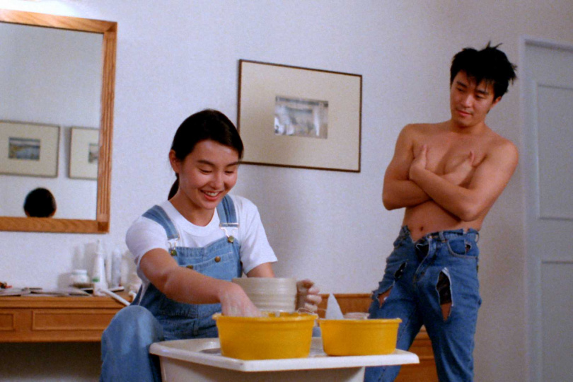 《家有囍事》張曼玉（左）與周星馳在片中飾演相愛相殺的歡喜冤家。（圖／采昌提供）