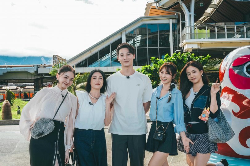 宋偉恩帶領花花（左起）、苗可麗、曾莞婷、周曉涵遊花蓮。（圖／東森提供）