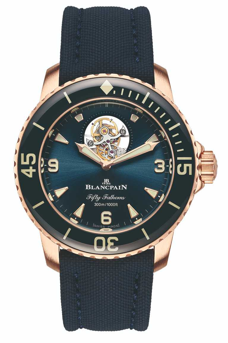 BLANCPAIN「Fifty Fathoms五十噚」系列，8日動力儲存陀飛輪腕錶，45mm，18K紅金錶殼，25C型自動上鍊機芯，航海帆布錶帶針釦╱4,226,000元；航海帆布摺疊釦╱4,328,000元。（圖╱BLANCPAIN提供）