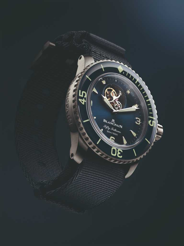 BLANCPAIN「Fifty Fathoms五十噚」系列，8日動力儲存陀飛輪腕錶，45mm，23級鈦金屬錶殼，25C型自動上鍊機芯，NATO錶帶╱3,720,000元。（圖╱BLANCPAIN提供）