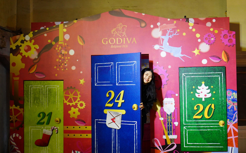 「GODIVA Holiday Wonderland 巧克力聖誕奇幻工坊」現場也設置打卡牆，讓大家可以在社群平台刷一波。（圖／魏妤靜攝）