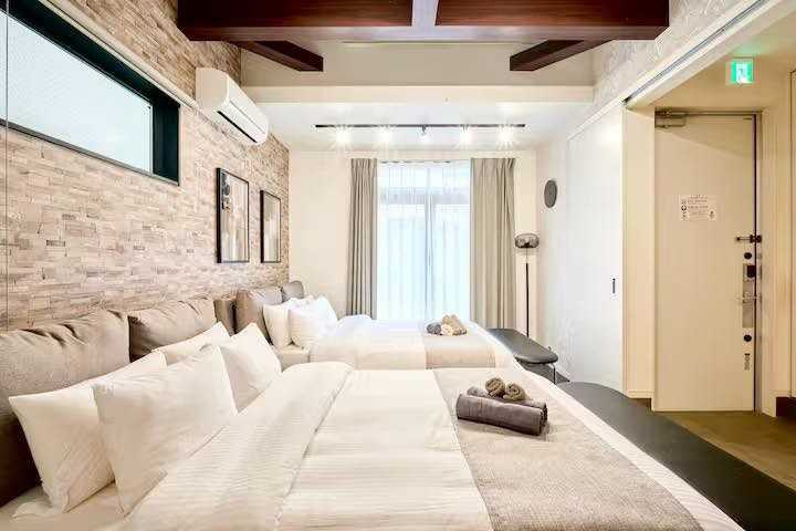 很在意睡眠的蕭彤雯將台灣製造的好床直接跨海運到東京,這樣住客能在旅途中也能睡個好覺。(圖/蕭彤雯提供)