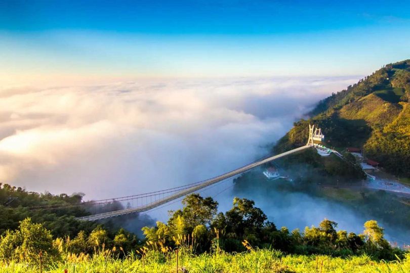 挑戰全台最長、海拔最高的景觀吊橋太平雲梯。