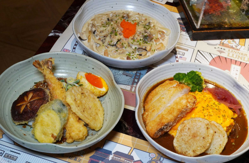 可6選1的主餐選擇包括「天丼天婦羅蓋飯」（前左）、「義式白醬烏龍麵」（後）與「和風咖哩豬排飯」。（圖／魏妤靜攝）