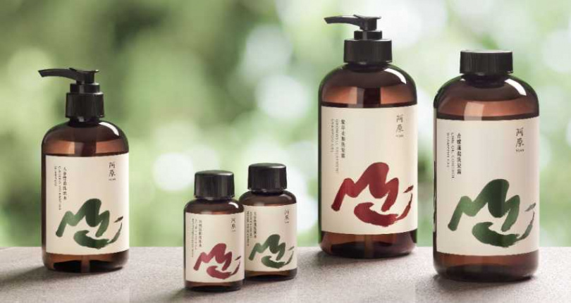 阿原 山茶淨涼洗頭水 250ml／880元、山茶清舒洗澡水 250mL／880元（圖／品牌提供
