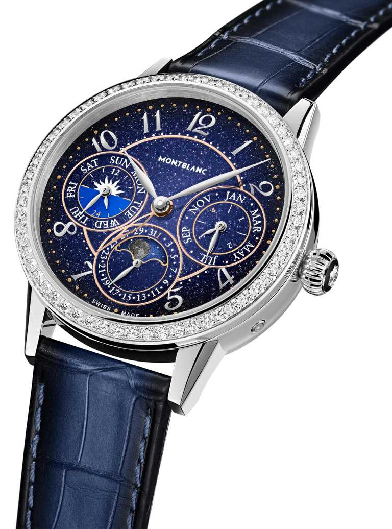 MONTBLANC「Bohème寶曦」系列自製機芯萬年曆腕錶，25.58mm，18K白金錶殼，藍色鱷魚皮錶帶，MB 29.22型自動上鏈機芯，鑽石59顆，限量88只╱1,029,500元。（圖╱MONTBLANC提供）