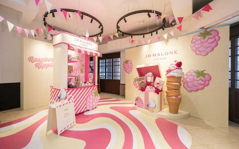 盛夏限定！Jo Malone London覆盆莓奶霜冰淇淋快閃店 室內店裝。（圖／ Jo Malone London提供）