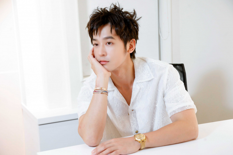 除了演藝事業，小樂跨足手搖飲、潮牌等副業做得有聲有色。（圖／趙文彬攝）