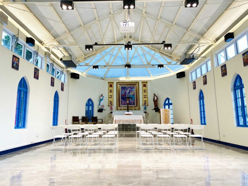 可可園區的絕美純白教堂舉辦最夢幻的可可婚禮。