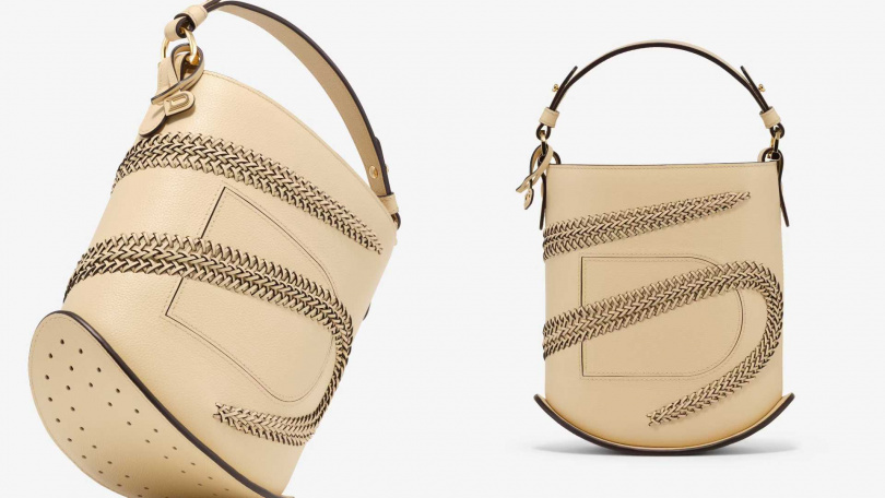 Delvaux Pin Mini Bucket 包(沙丘色)/127,500元(圖/品牌提供)