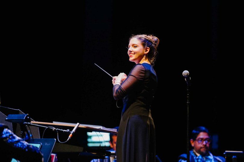 指揮 Esin Conducting。（圖／54 Entertainment）