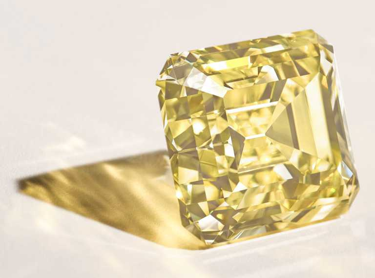 FRED「SOLEIL D'OR」傳奇黃鑽，散發宛如燦爛艷陽般的迷人光彩。（圖╱FRED提供）