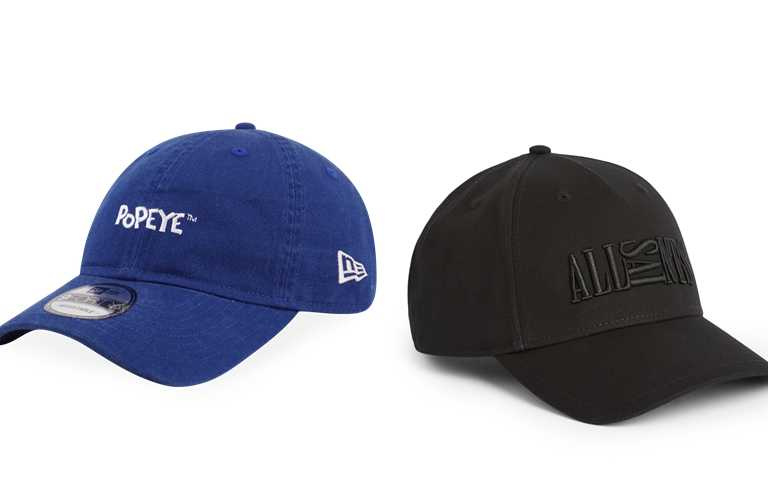 New Era 9FORTY大力水手藍色棒球帽／1,480元、Allsaints OPPOSE棒球帽／2,200元（圖／品牌提供）