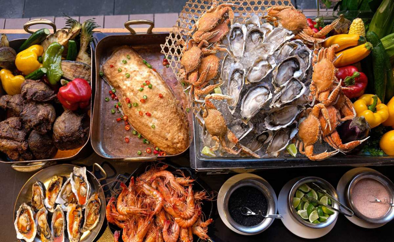六福萬怡敘日全日餐廳推出「中秋燒烤饗宴」活動，將於9/29、9/30晚餐時段供應。