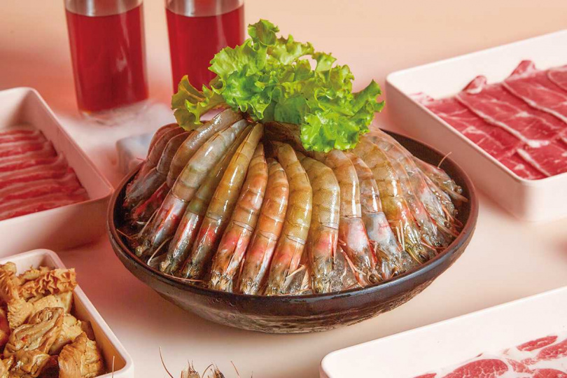 這一鍋Share More吃到飽，媽媽幾歲就送幾隻特級藍鑽蝦！