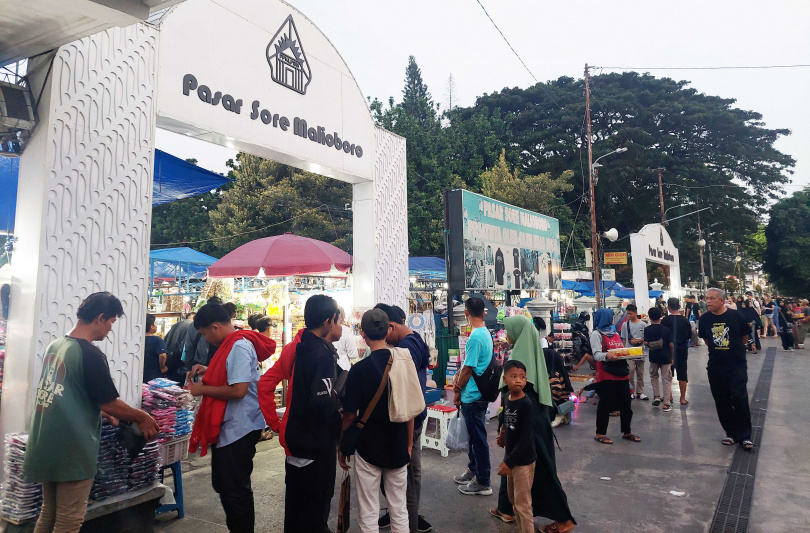 Pasar Sore Malioboro位於日惹最熱鬧的馬力歐波羅大街，集結衣飾類、伴手禮與小吃攤。（圖／魏妤靜攝）