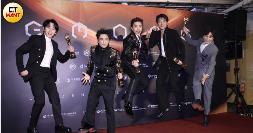 Energy5人全員到齊領獎。（圖／本刊攝影組）