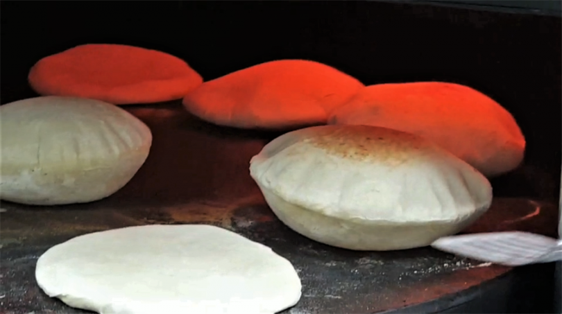 ▲The Pita Bar自家烘焙坊每天現做提供餐廳pita麵包。（圖片店家提供）
