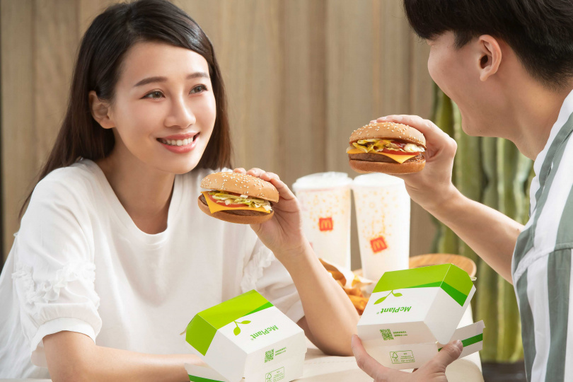 麥當勞與植物肉領導品牌Beyond Meat攜手打造「McPlant」植物系漢堡，將重磅登陸台灣！