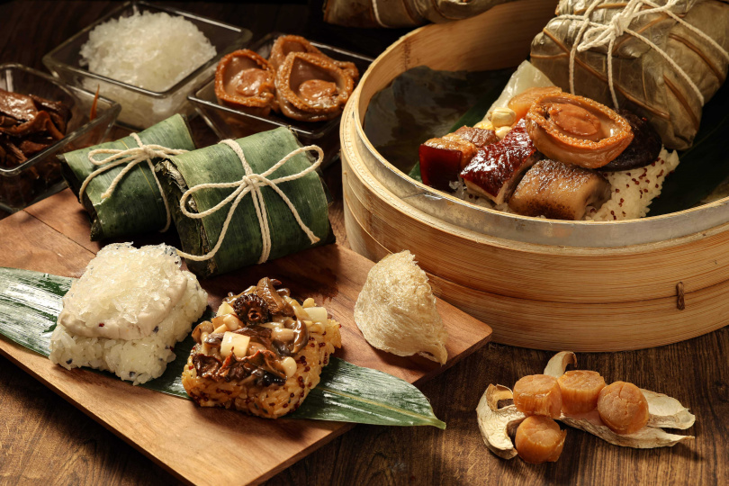 「燕窩松茸珍饈粽禮盒」內含一入鮑魚花膠裹蒸粽以及鹹甜兩款粵式美粽。