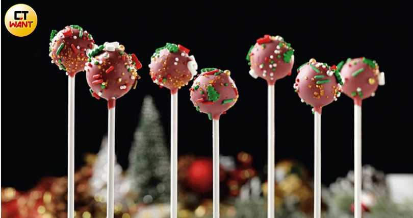 「布朗尼棒棒糖」造型可愛，很適合在耶誕節當成小禮物送給親友。（520元／8支）（圖／于魯光）